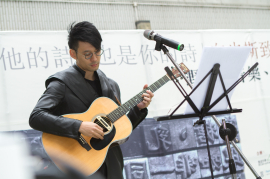 Wong Jing performing one of Yasi’s poem
